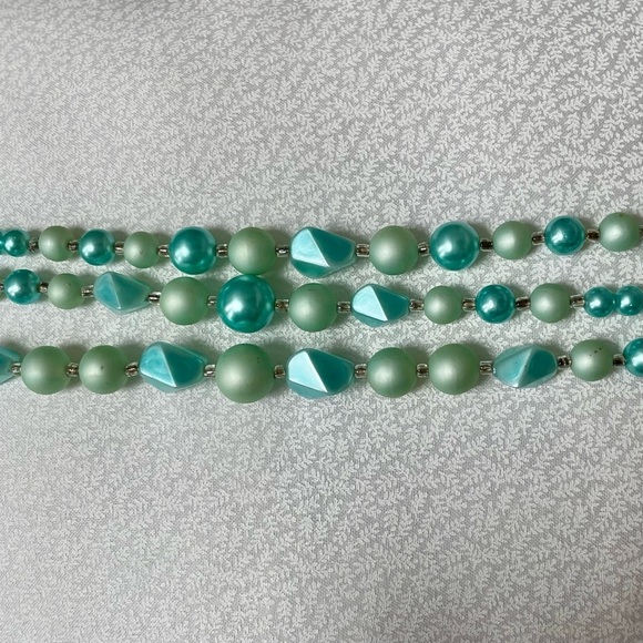 Mid Century 60's Aqua Blue Green Beaded Tri Strand Necklace Clip Earring Set - Picture 4 of 9